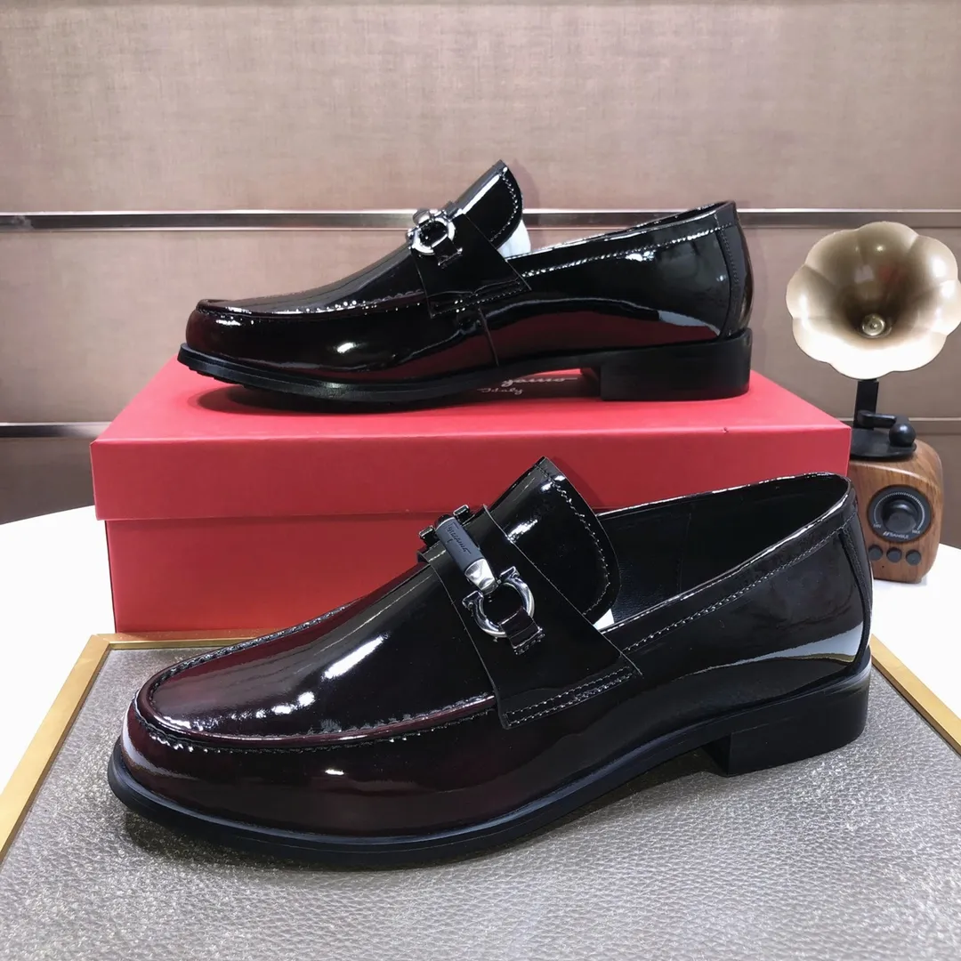 Men's shoes💰480💰[Ferragamo/Ferragamo] The latest model in the counter. Original imported high-quality cowhide with open sides + imported sheepskin lining + original luxury metal buckle + original combination outsole. Comparison without pressure. 38--45 (45 is custom-made and cannot be returned or exchanged)